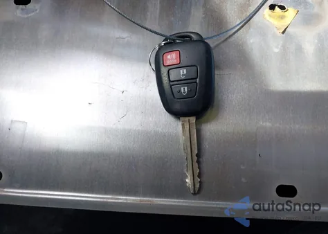 2016 Toyota Rav4 Le z USA, uszkodzony, nr VIN 2T3ZFREV2GW301986